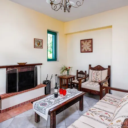 Anemos Villa *